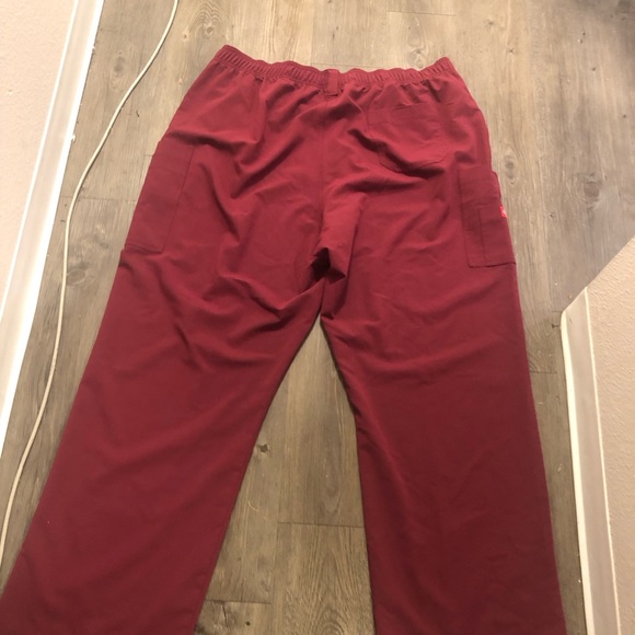 Dickie Men’s Maroon Cargo Style Jogger Pull-On Scrub Elastic Pant Size 42 - Picture 8 of 10